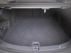 https://www.autoroyal.es/media/com_expautospro/images/big/turismos_todo_terrenos_y_furgonetas_mercedes_e_220_60f14b86ae70c.JPG