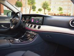 https://www.autoroyal.es/media/com_expautospro/images/big/turismos_todo_terrenos_y_furgonetas_mercedes_e_220_60f14b86d03d6.JPG
