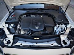 https://www.autoroyal.es/media/com_expautospro/images/big/turismos_todo_terrenos_y_furgonetas_mercedes_e_220_60f14b8768e6a.JPG