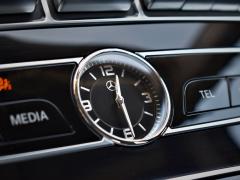 https://www.autoroyal.es/media/com_expautospro/images/big/turismos_todo_terrenos_y_furgonetas_mercedes_e_220_60f14b890fc22.JPG