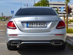 https://www.autoroyal.es/media/com_expautospro/images/big/turismos_todo_terrenos_y_furgonetas_mercedes_e_220_68343d2a1a46b.JPG