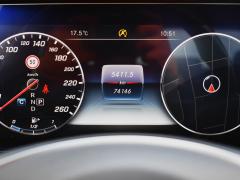 https://www.autoroyal.es/media/com_expautospro/images/big/turismos_todo_terrenos_y_furgonetas_mercedes_e_220_68343d2b00150.JPG