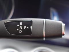 https://www.autoroyal.es/media/com_expautospro/images/big/turismos_todo_terrenos_y_furgonetas_mercedes_e_220_68343d2ca182f.JPG