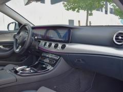 https://www.autoroyal.es/media/com_expautospro/images/big/turismos_todo_terrenos_y_furgonetas_mercedes_e_220_68343d326f6bf.JPG