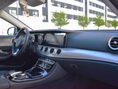 https://www.autoroyal.es/media/com_expautospro/images/big/turismos_todo_terrenos_y_furgonetas_mercedes_e_220_69dd14f495410.JPG