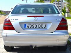 https://www.autoroyal.es/media/com_expautospro/images/big/turismos_todo_terrenos_y_furgonetas_mercedes_e_220_69f094e7cb8bc.JPG
