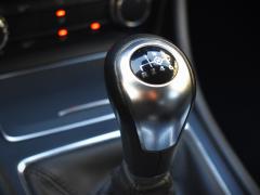 https://www.autoroyal.es/media/com_expautospro/images/big/turismos_todo_terrenos_y_furgonetas_mercedes_gla_200_650ec69bdbc2e.JPG