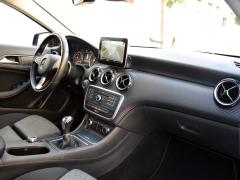 https://www.autoroyal.es/media/com_expautospro/images/big/turismos_todo_terrenos_y_furgonetas_mercedes_gla_200_650ec6a2c4a00.JPG