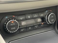 https://www.autoroyal.es/media/com_expautospro/images/big/turismos_todo_terrenos_y_furgonetas_mercedes_gla_220_653f961db2486.JPG