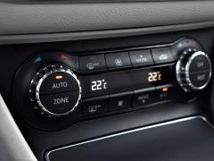 https://www.autoroyal.es/media/com_expautospro/images/big/turismos_todo_terrenos_y_furgonetas_mercedes_gla_6071953b4dae5.JPG