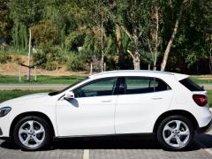 https://www.autoroyal.es/media/com_expautospro/images/big/turismos_todo_terrenos_y_furgonetas_mercedes_gla_664c7e167b83c.JPG
