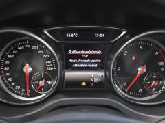 https://www.autoroyal.es/media/com_expautospro/images/big/turismos_todo_terrenos_y_furgonetas_mercedes_gla_67fe96ec3f82f.JPG