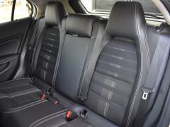 https://www.autoroyal.es/media/com_expautospro/images/big/turismos_todo_terrenos_y_furgonetas_mercedes_gla_67fe96efe9dc3.JPG