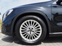 https://www.autoroyal.es/media/com_expautospro/images/big/turismos_todo_terrenos_y_furgonetas_mercedes_gla_6859648ef145b.JPG