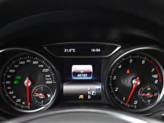 https://www.autoroyal.es/media/com_expautospro/images/big/turismos_todo_terrenos_y_furgonetas_mercedes_gla_68f9f5b936ed9.JPG