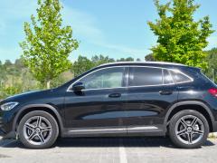 https://www.autoroyal.es/media/com_expautospro/images/big/turismos_todo_terrenos_y_furgonetas_mercedes_gla_69f085948e083.JPG