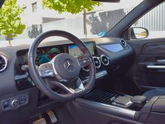 https://www.autoroyal.es/media/com_expautospro/images/big/turismos_todo_terrenos_y_furgonetas_mercedes_gla_69f085a561de1.JPG