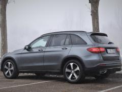 https://www.autoroyal.es/media/com_expautospro/images/big/turismos_todo_terrenos_y_furgonetas_mercedes_glc_60003672433b4.JPG