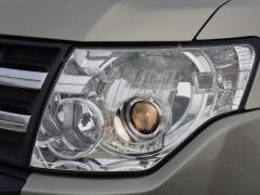 https://www.autoroyal.es/media/com_expautospro/images/big/turismos_todo_terrenos_y_furgonetas_mitsubishi_montero_6749f67d299c4.JPG