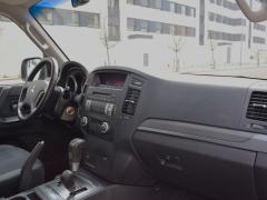 https://www.autoroyal.es/media/com_expautospro/images/big/turismos_todo_terrenos_y_furgonetas_mitsubishi_montero_6749f686ddd3c.JPG