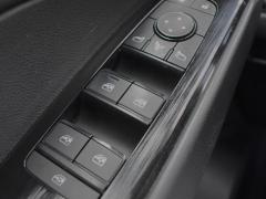 https://www.autoroyal.es/media/com_expautospro/images/big/turismos_todo_terrenos_y_furgonetas_nissan_qashqai_69dd10565c461.JPG