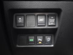 https://www.autoroyal.es/media/com_expautospro/images/big/turismos_todo_terrenos_y_furgonetas_nissan_x_trail_6193e0fbf2e6c.JPG