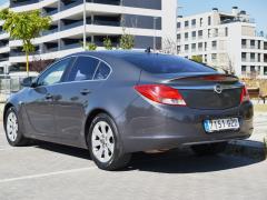 https://www.autoroyal.es/media/com_expautospro/images/big/turismos_todo_terrenos_y_furgonetas_opel_insignia_6a677a41aac96.JPG