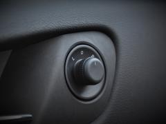 https://www.autoroyal.es/media/com_expautospro/images/big/turismos_todo_terrenos_y_furgonetas_opel_zafira_61af42581dbb1.JPG