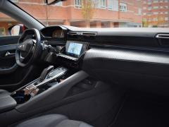https://www.autoroyal.es/media/com_expautospro/images/big/turismos_todo_terrenos_y_furgonetas_peugeot_6189520db8b1a.JPG