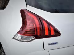 https://www.autoroyal.es/media/com_expautospro/images/big/turismos_todo_terrenos_y_furgonetas_peugeot_lm_615d85ea1676a.JPG