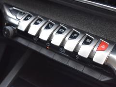 https://www.autoroyal.es/media/com_expautospro/images/big/turismos_todo_terrenos_y_furgonetas_peugeot_lm_62ce99d3f3630.JPG