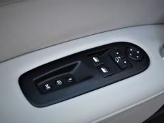 https://www.autoroyal.es/media/com_expautospro/images/big/turismos_todo_terrenos_y_furgonetas_peugeot_montecarlo_62055a398c98a.JPG