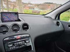 https://www.autoroyal.es/media/com_expautospro/images/big/turismos_todo_terrenos_y_furgonetas_peugeot_y_601943e6c6877.JPG