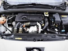 https://www.autoroyal.es/media/com_expautospro/images/big/turismos_todo_terrenos_y_furgonetas_peugeot_y_601943eb62def.JPG