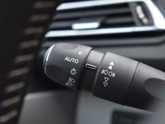 https://www.autoroyal.es/media/com_expautospro/images/big/turismos_todo_terrenos_y_furgonetas_peugeot_y_62b09787ba4be.JPG