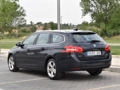 https://www.autoroyal.es/media/com_expautospro/images/big/turismos_todo_terrenos_y_furgonetas_peugeot_y_62b09793344d6.JPG