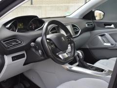https://www.autoroyal.es/media/com_expautospro/images/big/turismos_todo_terrenos_y_furgonetas_peugeot_y_62b09793386e6.JPG