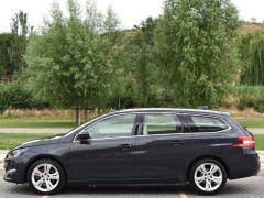 https://www.autoroyal.es/media/com_expautospro/images/big/turismos_todo_terrenos_y_furgonetas_peugeot_y_62b0979340dde.JPG