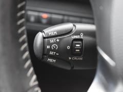 https://www.autoroyal.es/media/com_expautospro/images/big/turismos_todo_terrenos_y_furgonetas_peugeot_y_639a020508910.JPG