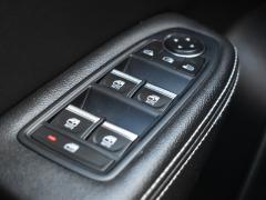 https://www.autoroyal.es/media/com_expautospro/images/big/turismos_todo_terrenos_y_furgonetas_renault_arkana_6881f2c2882cc.JPG