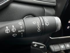 https://www.autoroyal.es/media/com_expautospro/images/big/turismos_todo_terrenos_y_furgonetas_renault_captur_654f73e17ada6.JPG
