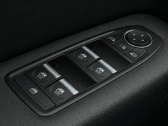 https://www.autoroyal.es/media/com_expautospro/images/big/turismos_todo_terrenos_y_furgonetas_renault_captur_654f73e37a8e4.JPG