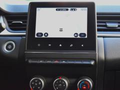 https://www.autoroyal.es/media/com_expautospro/images/big/turismos_todo_terrenos_y_furgonetas_renault_captur_6a7c99e228b40.JPG