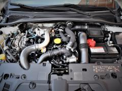 https://www.autoroyal.es/media/com_expautospro/images/big/turismos_todo_terrenos_y_furgonetas_renault_clio_62065279125d9.JPG