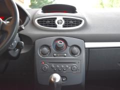 https://www.autoroyal.es/media/com_expautospro/images/big/turismos_todo_terrenos_y_furgonetas_renault_clio_668d7771ed073.JPG
