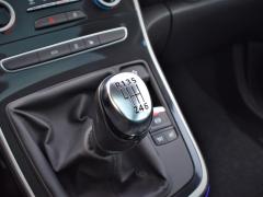 https://www.autoroyal.es/media/com_expautospro/images/big/turismos_todo_terrenos_y_furgonetas_renault_grand_scenic_622f922e7687f.JPG