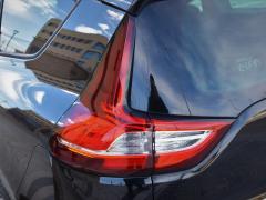 https://www.autoroyal.es/media/com_expautospro/images/big/turismos_todo_terrenos_y_furgonetas_renault_grand_scenic_622f923347054.JPG