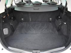 https://www.autoroyal.es/media/com_expautospro/images/big/turismos_todo_terrenos_y_furgonetas_renault_grand_scenic_67810e1f60a35.JPG