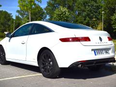 https://www.autoroyal.es/media/com_expautospro/images/big/turismos_todo_terrenos_y_furgonetas_renault_laguna_6a1ea607ef9db.JPG