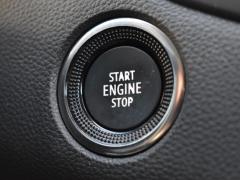 https://www.autoroyal.es/media/com_expautospro/images/big/turismos_todo_terrenos_y_furgonetas_renault_megane_69c18a5840473.JPG